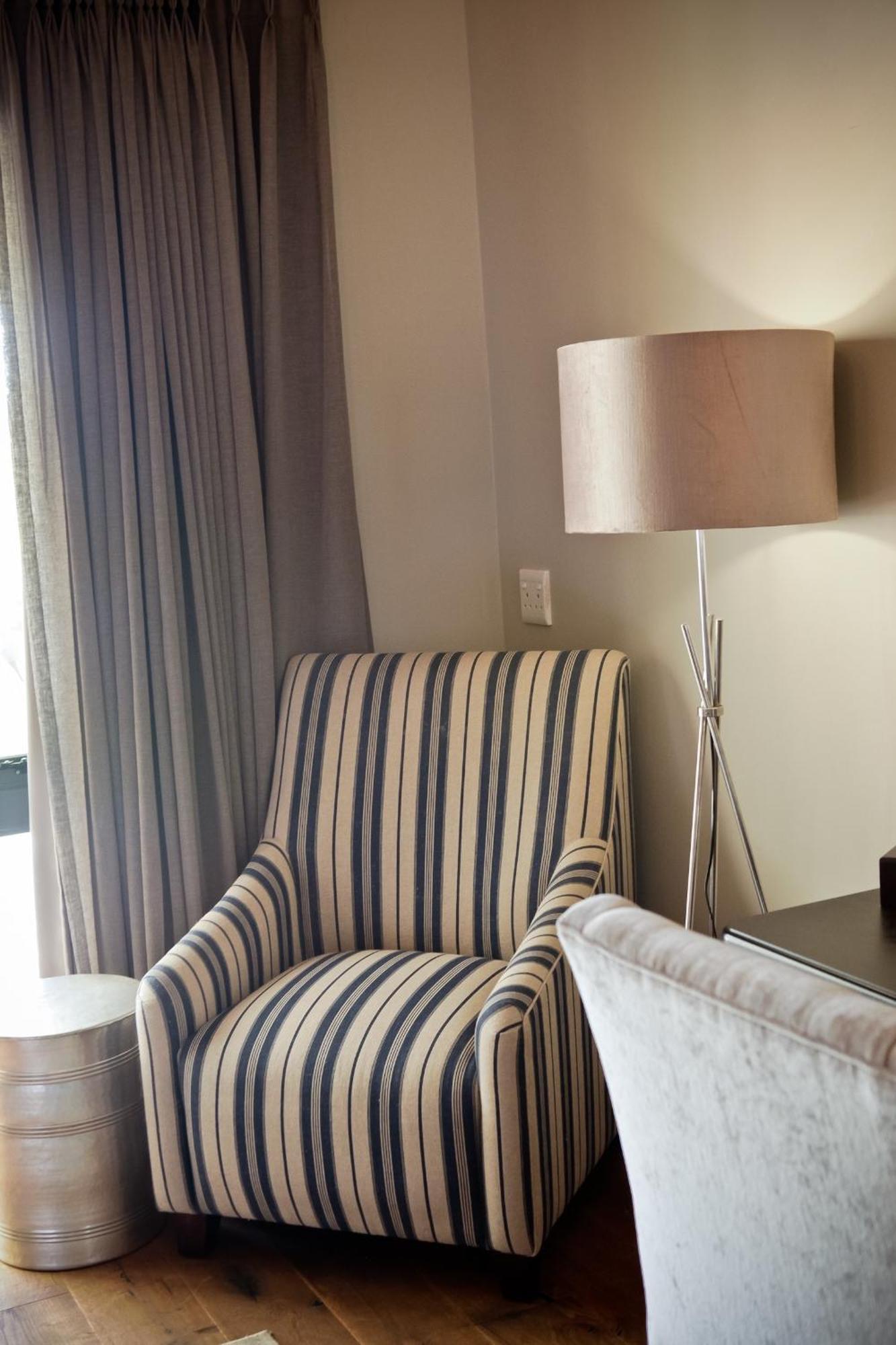 Under Oaks Guesthouse Paarl Rum bild
