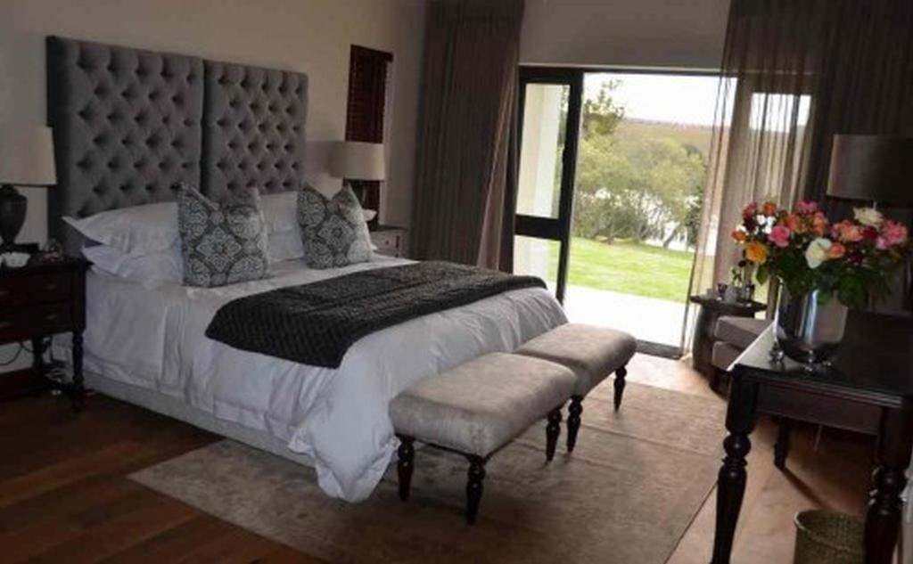 Under Oaks Guesthouse Paarl Rum bild